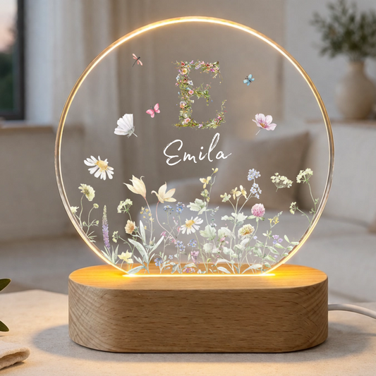 Personalisiertes Herz LED Nachtlicht – Acryl Lampe mit Wunschnamen, floralem Design & Holzsockel
