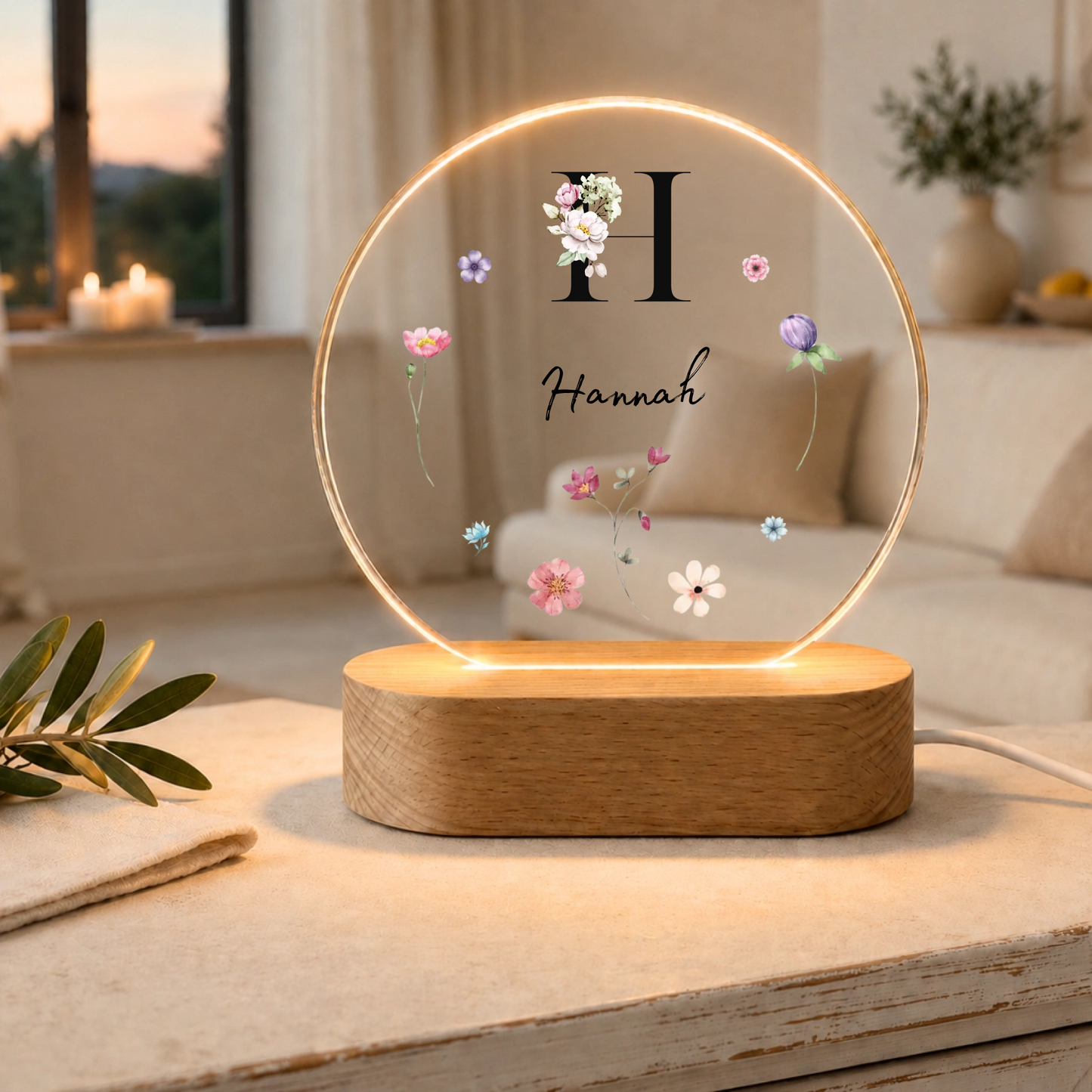 Personalisierte florale LED-Nachtlampe mit Initiale & Name | Individuelle Acryl Lampe als Geschenk für Mädchen, Frauen & Geschwister