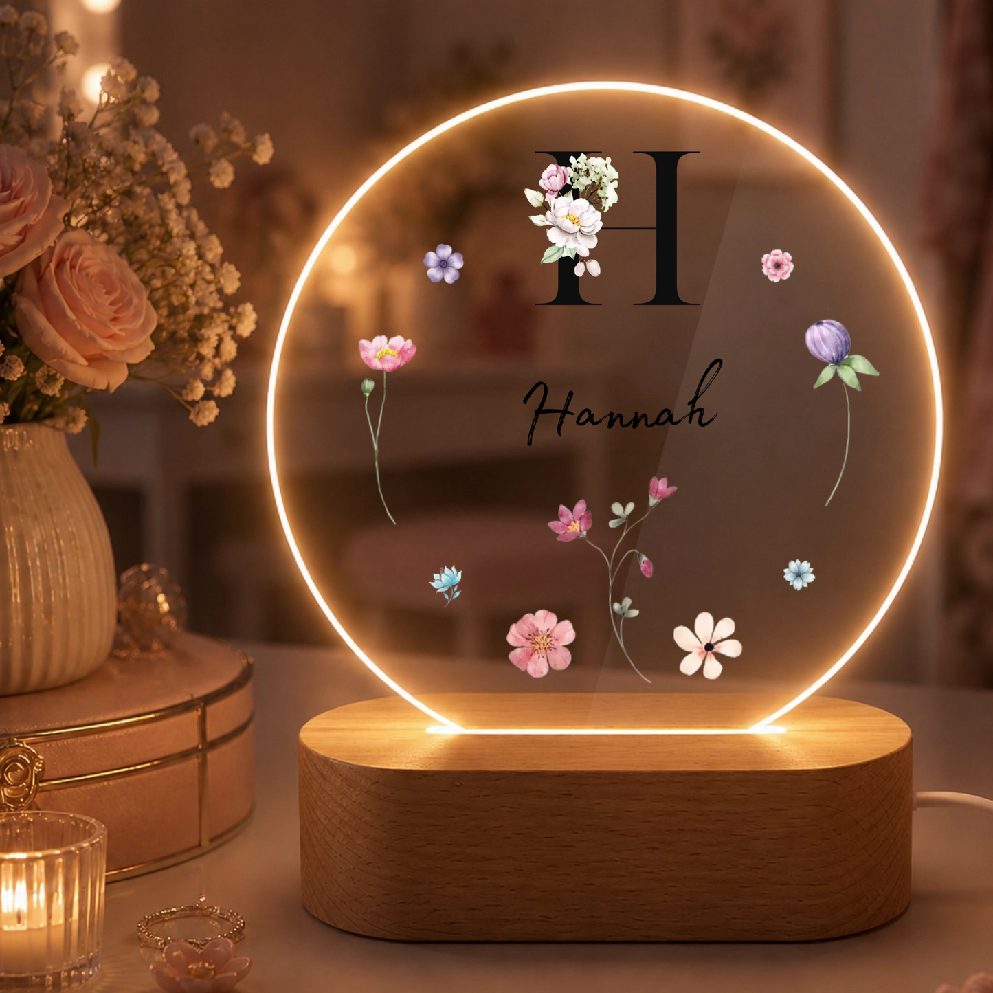 Personalisierte florale LED-Nachtlampe mit Initiale & Name | Individuelle Acryl Lampe als Geschenk für Mädchen, Frauen & Geschwister