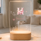 Personalisierte LED Nachtlampe mit Rosen Monogramm & Namen | Individuelle Acryl Lampe als romantisches Geschenk für Frauen, Mädchen & Schlafzimmer Deko