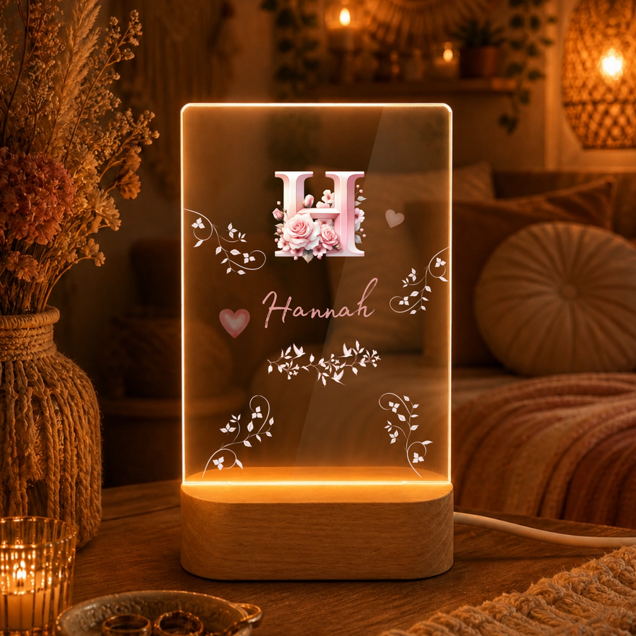 Personalisierte LED Nachtlampe mit Rosen Monogramm & Namen | Individuelle Acryl Lampe als romantisches Geschenk für Frauen, Mädchen & Schlafzimmer Deko