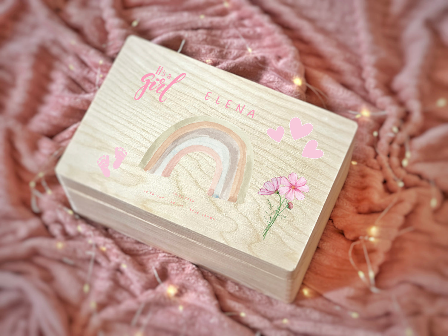 Erinnerungskiste Baby Holz,
Geschenk zur Geburt Mädchen,
Baby Memory Box personalisiert,
Aufbewahrungsbox Baby Erinnerungen,
Individuelle Baby Geschenkidee,
Personalisierte Geschenkbox Baby,
Holz Erinnerungsbox Kinderzimmer,
Baby Andenken Aufbewahrungsbox