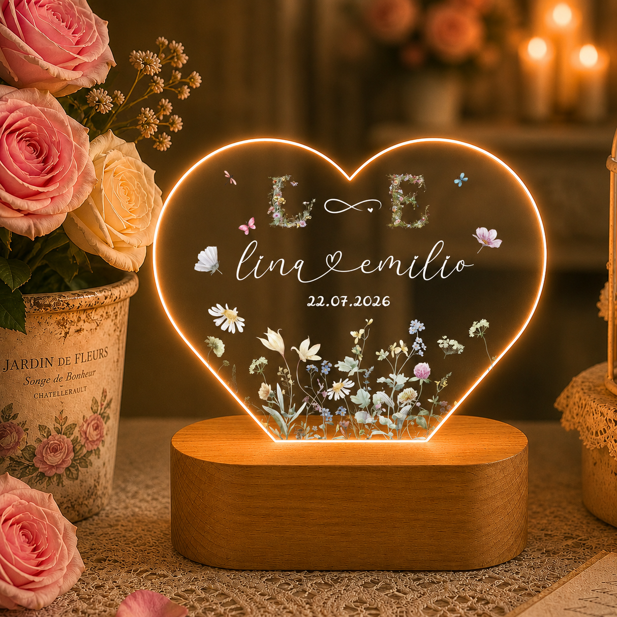 Personalisiertes Hochzeit Nachtlicht mit Wildblumen Monogramm – LED Acryl Lampe für Paare