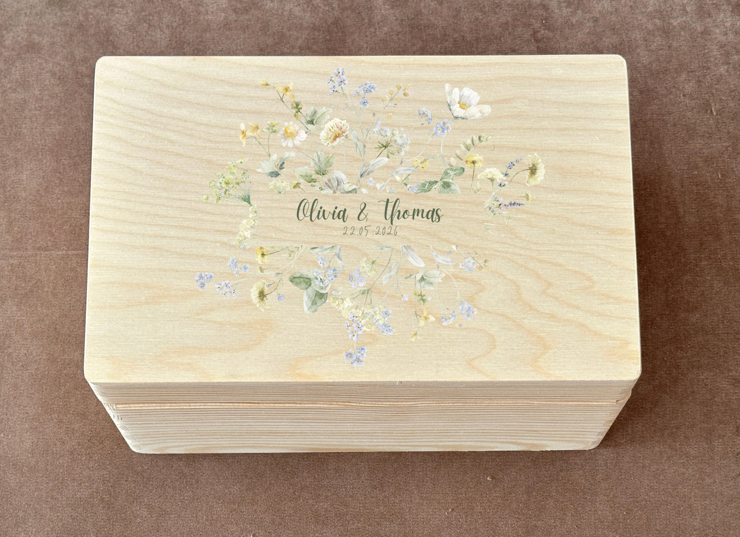 Erinnerungsbox mit Namen,
Hochzeitsbox mit Gravur,
Andenkenbox Hochzeit,
Hochzeitsgeschenk Brautpaar,
Holzbox personalisiert,
Geschenk zum Hochzeitstag,
Verlobung Geschenk personalisiert,
Hochzeitsdekoration personalisiert,
Aufbewahrungsbox Hochzeit